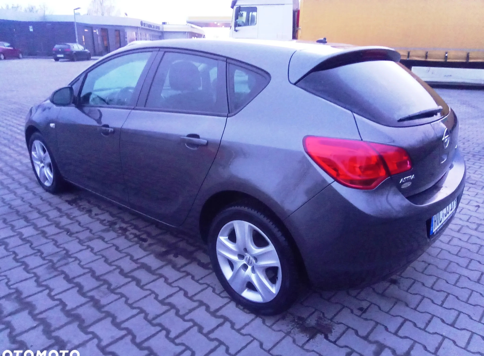 Opel Astra cena 19800 przebieg: 202000, rok produkcji 2011 z Drezdenko małe 154